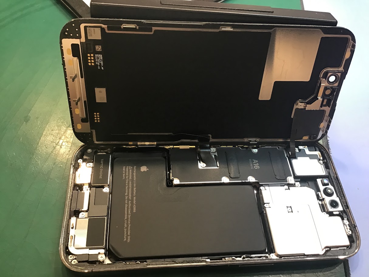 iPhone14Proのバッテリー交換ならデータそのまま修理可能なスマホ修理工房秋津店へ！